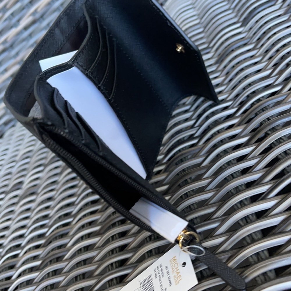 MICHAEL KORS JET SET TRAVEL MEDIUM FLAP BIFOLD WALLET BLACK - Picture 8 of 16